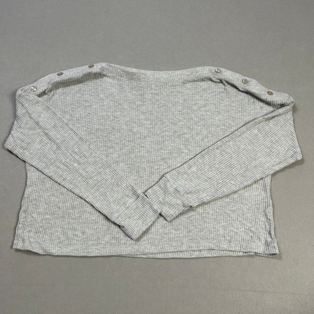 Beyond Yoga Gray Ribbed Boatneck Button Shoulder Cropped Top M Athleisure Lounge